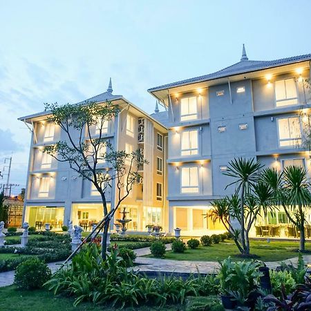 Nantra Chiangmai Riverfront Hotel Chiang Mai Exteriör bild