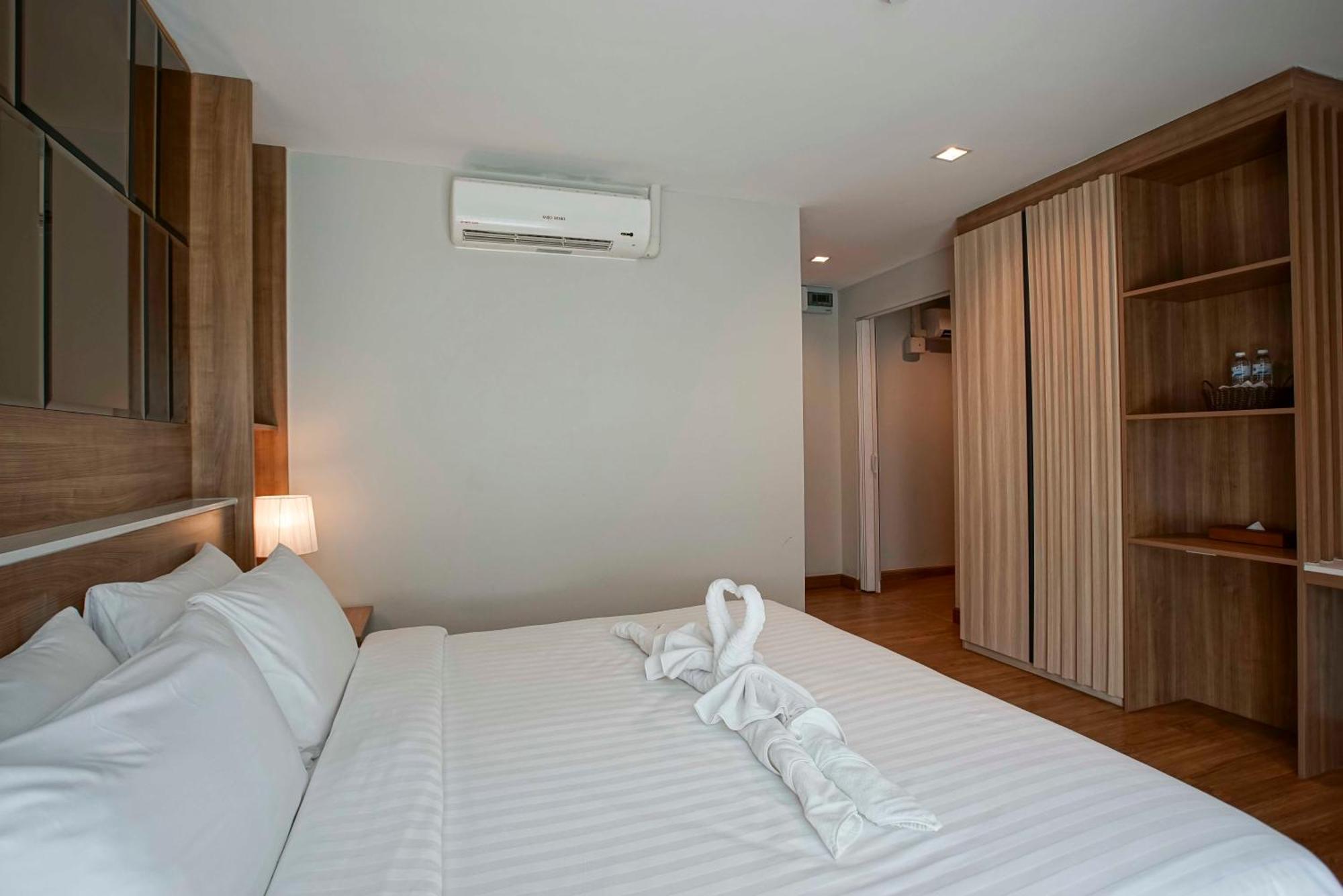 Nantra Chiangmai Riverfront Hotel Chiang Mai Rum bild
