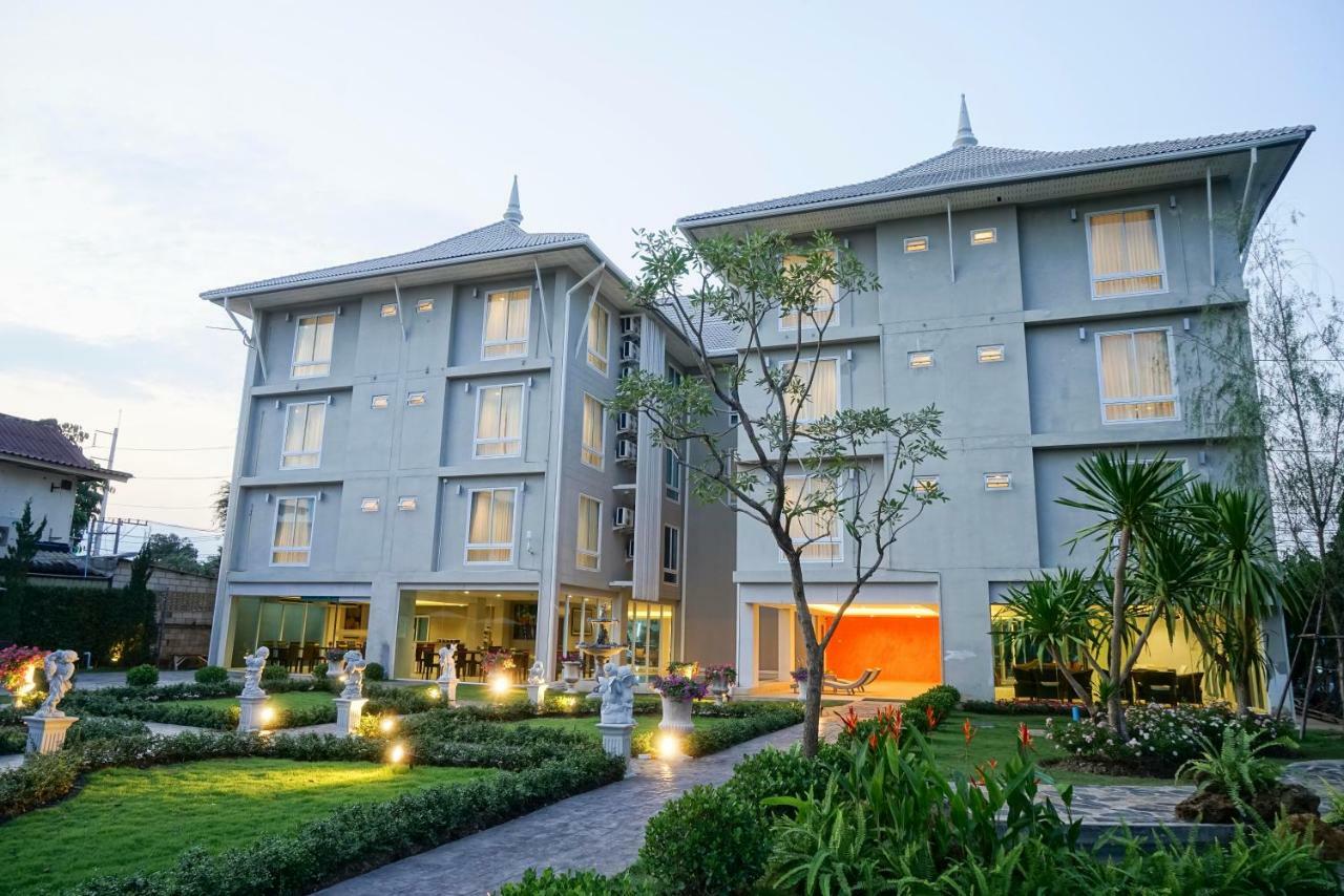 Nantra Chiangmai Riverfront Hotel Chiang Mai Exteriör bild