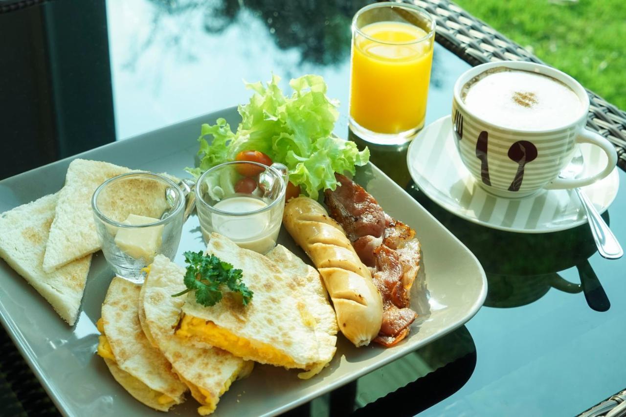 Nantra Chiangmai Riverfront Hotel Chiang Mai Exteriör bild