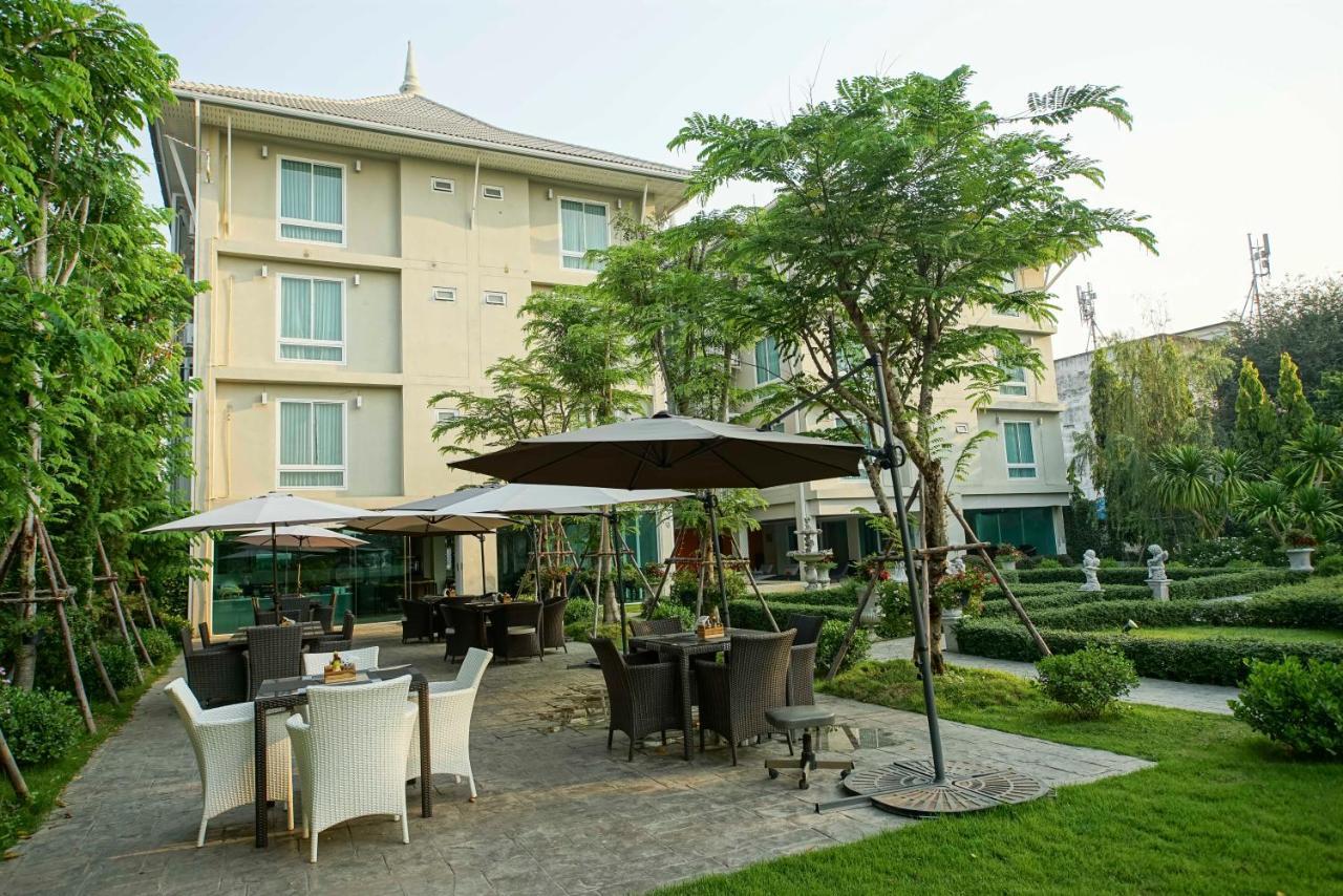 Nantra Chiangmai Riverfront Hotel Chiang Mai Exteriör bild